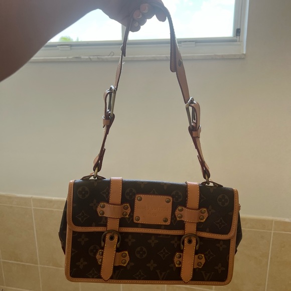 Vintage Louis Vuitton shoulder bag - Picture 3 of 10